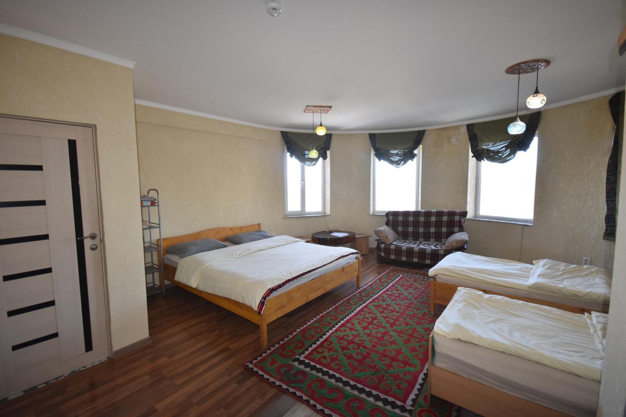 Riverside Karakol Bed & Breakfast Bagian luar foto