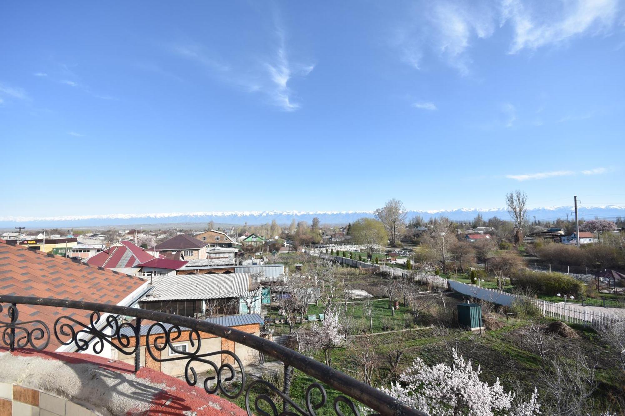 Riverside Karakol Bagian luar foto